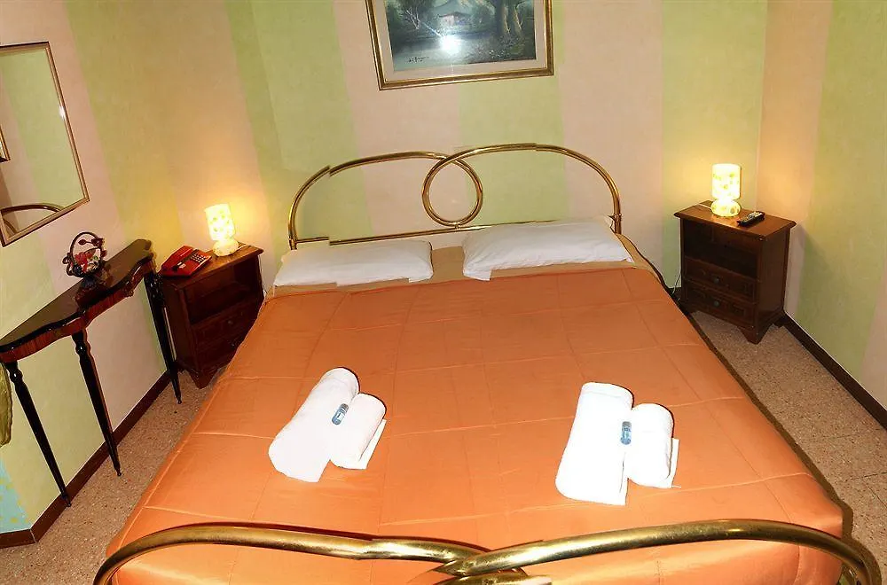 Hotel Cosmos Florens