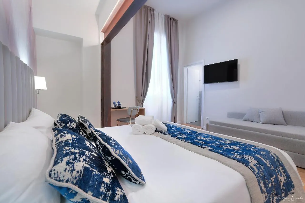 Hotel Cosmos فلورنس 3*,